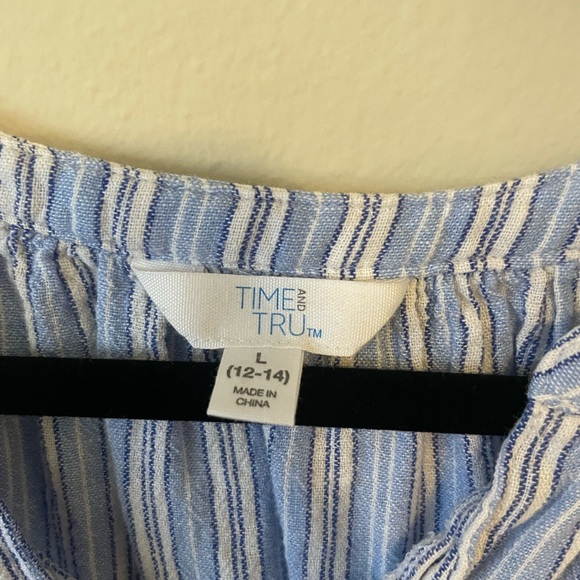 Top - Picture 2 of 2